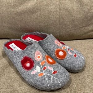 Flexus by Spring Step Wildflower Wool Felted Slipper Size 39